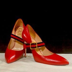Gucci Malaga, Red Leather Closed Toe Heel, Blue & Red Strap, Gold Buckle, 38 1/2